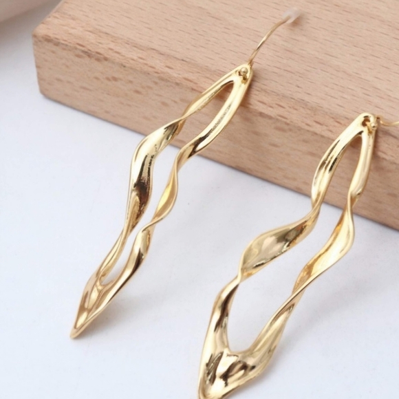 ALEXIS BITTER ASTERIA NOVA EARRINGS - Picture 3 of 9